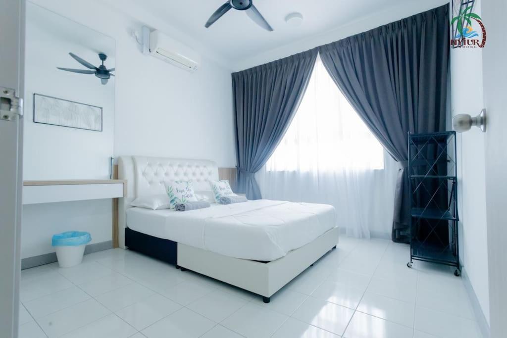 New Drawbridge Condo With Seaview And Pool Куала Теренгану Екстериор снимка