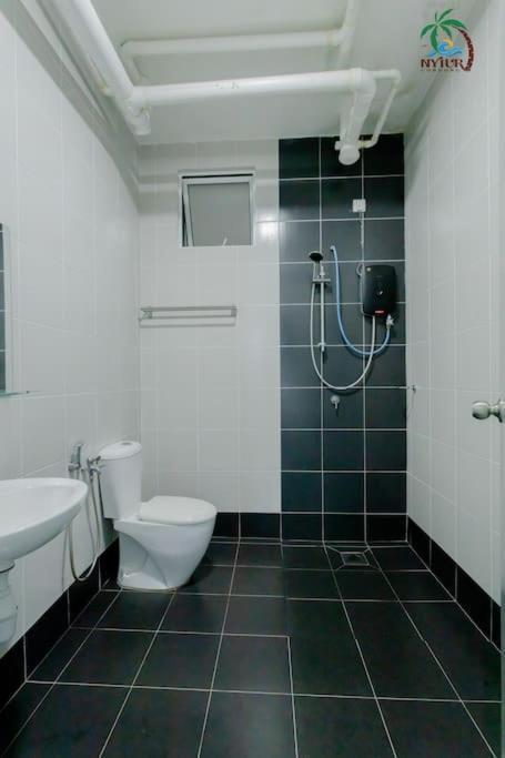 New Drawbridge Condo With Seaview And Pool Куала Теренгану Екстериор снимка